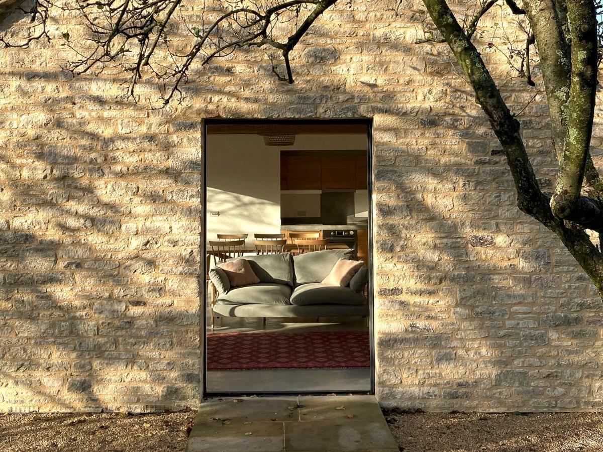 High Cogges Farm Holiday Cottages - The Cart Shed Уитни Экстерьер фото